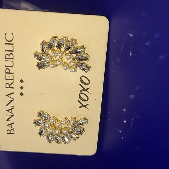Banana republic pierced earrings with faux diamonds and pearls and gold tone - Picture 1 of 4